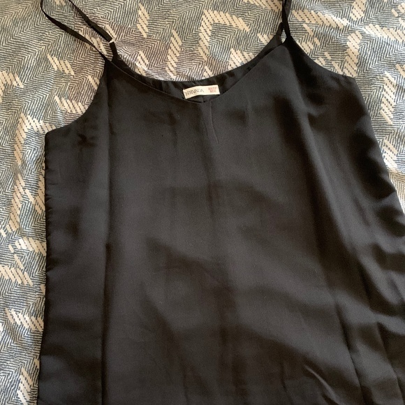 Cute black tank top - Picture 1 of 2